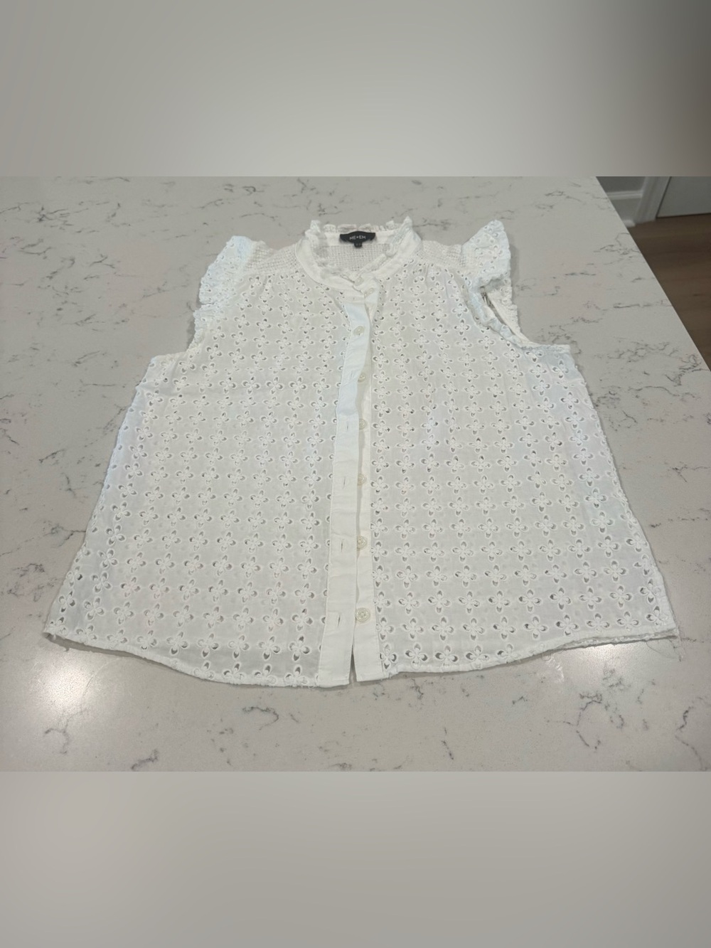 ME+EM White Eyelet Ruffle Cap-Sleeve Button Front Top - Size 8
